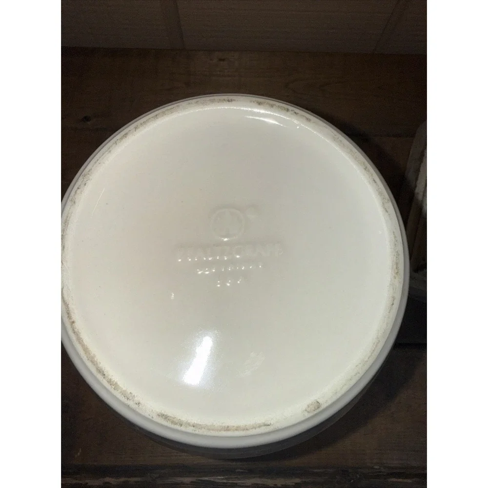 Pfaltzgraff Canister 6.5inches Tall No Lid Beautiful Condition‎